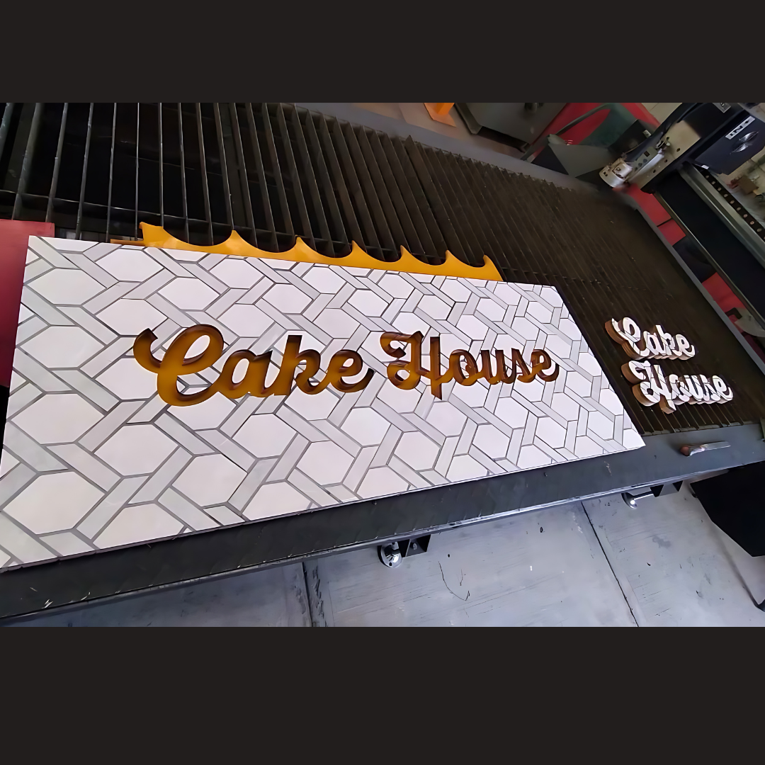 Diseño personalizado de celosías, letreros y cortes industriales para espacios únicos